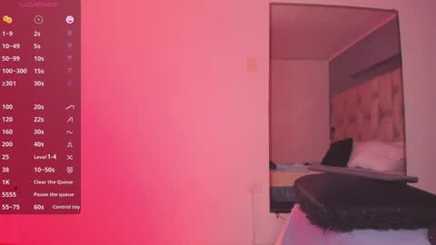 Snapshot of emmily_savage chatting on January 22, 2025, 7:14 am online show from January 22, 2025, 7:14 am