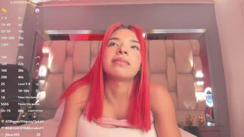 Snapshot of emmily_savage chatting on February 12, 2025, 10:03 am online show from February 12, 2025, 10:03 am