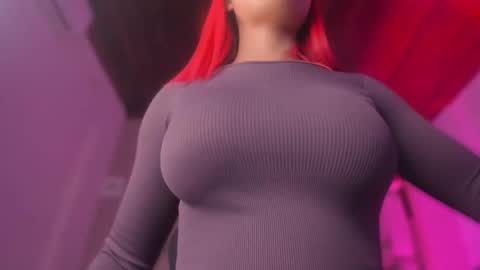 Snapshot of emmily_savage chatting on November 21, 2025, 11:42 am online show from November 21, 2025, 11:42 am