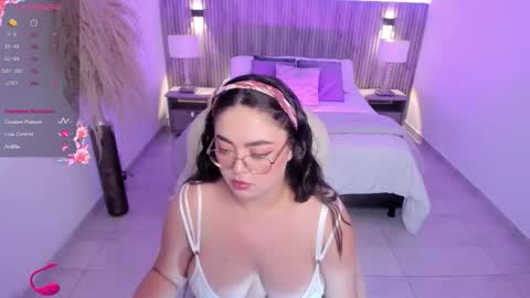 Emmy Walker online show from September 29, 2025, 11:04 am