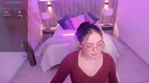 Emmy Walker online show from October 24, 2025, 11:06 am