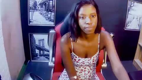 Snapshot of emmybae69 chatting on October 7, 2025, 5:43 pm emma online show from October 7, 2025, 5:43 pm