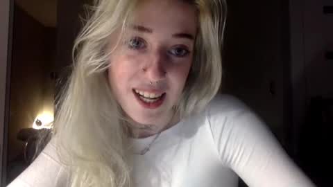 Snapshot of emmydesire chatting on March 9, 2026, 7:51 pm Emmy online show from March 9, 2026, 7:51 pm