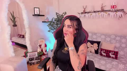 Emmy Evans  online show from November 19, 2025, 8:20 pm