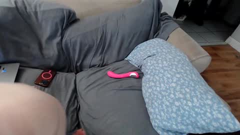 EmoDream1998 online show from December 31, 2024, 10:37 am