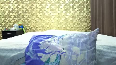 Snapshot of emonyashka chatting on February 6, 2026, 4:43 pm Emo online show from February 6, 2026, 4:43 pm