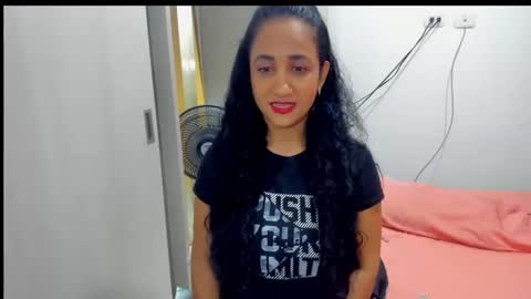 Snapshot of emperatriztapia chatting on November 5, 2025, 10:54 pm emperatriztapia online show from November 5, 2025, 10:54 pm