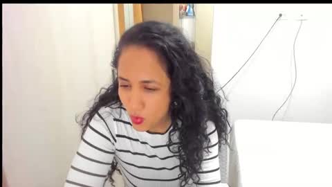 Snapshot of emperatriztapia chatting on November 11, 2025, 12:10 am emperatriztapia online show from November 11, 2025, 12:10 am