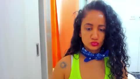 Snapshot of emperatriztapia chatting on March 19, 2026, 8:24 pm emperatriztapia online show from March 19, 2026, 8:24 pm