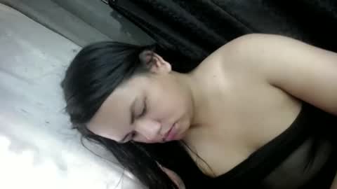 Snapshot of empressrheo chatting on April 7, 2026, 2:45 am empressrheo online show from April 7, 2026, 2:45 am