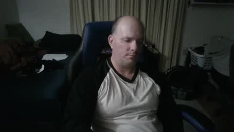 Snapshot of emsguy1 chatting on October 12, 2025, 4:00 am Matt online show from October 12, 2025, 4:00 am