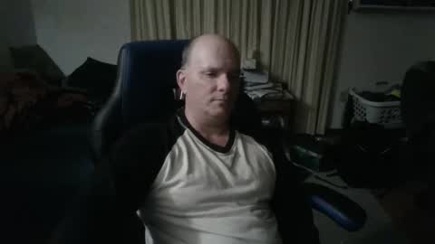 Snapshot of emsguy1 chatting on October 13, 2025, 3:28 am Matt online show from October 13, 2025, 3:28 am