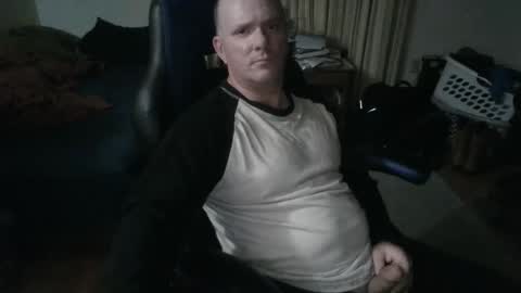 Snapshot of emsguy1 chatting on November 9, 2025, 4:22 am Matt online show from November 9, 2025, 4:22 am