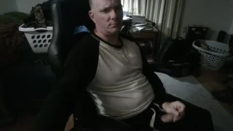 Snapshot of emsguy1 chatting on November 10, 2025, 4:44 am Matt online show from November 10, 2025, 4:44 am