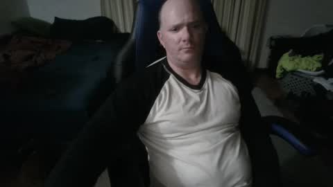 Snapshot of emsguy1 chatting on December 21, 2025, 4:41 am Matt online show from December 21, 2025, 4:41 am