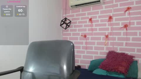 Emy online show from March 1, 2025, 7:37 pm