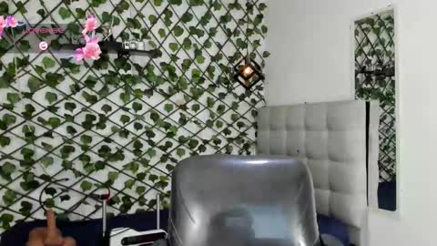 Snapshot of emy_0 chatting on January 31, 2026, 7:23 pm Emy online show from January 31, 2026, 7:23 pm