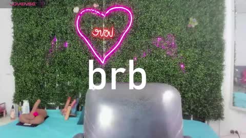 Snapshot of emy_0 chatting on February 9, 2026, 8:35 pm Emy online show from February 9, 2026, 8:35 pm