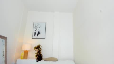 Snapshot of emy_barnert chatting on October 25, 2025, 1:07 pm Mili online show from October 25, 2025, 1:07 pm