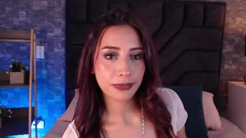 Snapshot of emy_fg chatting on May 8, 2026, 7:19 pm Emy online show from May 8, 2026, 7:19 pm