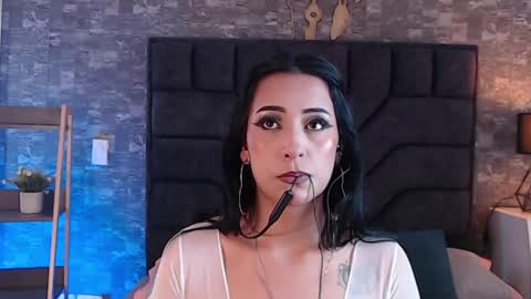 Snapshot of emy_fg chatting on May 20, 2026, 7:09 pm Emy online show from May 20, 2026, 7:09 pm