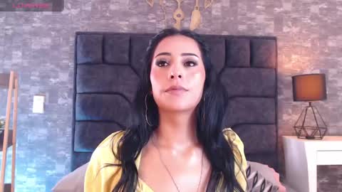 Snapshot of emy_fg chatting on May 22, 2026, 8:03 pm Emy online show from May 22, 2026, 8:03 pm