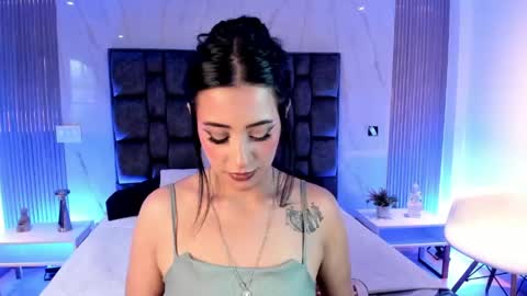 Snapshot of emy_fg chatting on May 27, 2026, 7:44 pm Emy online show from May 27, 2026, 7:44 pm