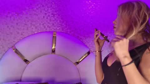 Snapshot of emy_rosse25 chatting on February 6, 2026, 11:46 am Emy online show from February 6, 2026, 11:46 am