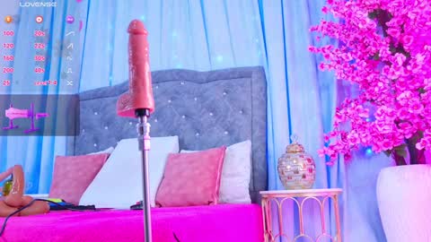 Snapshot of emyblue chatting on February 5, 2025, 3:20 pm Emy online show from February 5, 2025, 3:20 pm