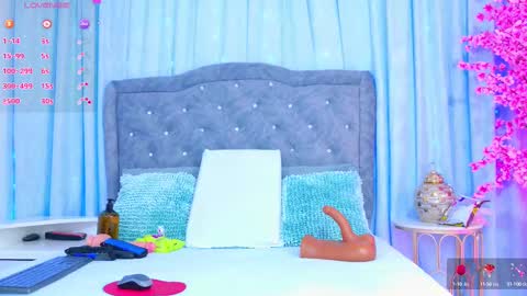 Snapshot of emyblue chatting on March 7, 2025, 11:18 am Emy online show from March 7, 2025, 11:18 am