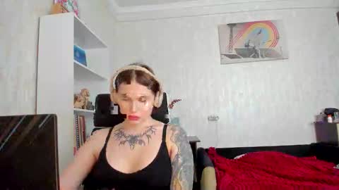 Snapshot of emydeliro chatting on May 4, 2026, 1:18 pm emydeliro online show from May 4, 2026, 1:18 pm