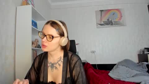 Snapshot of emydeliro chatting on May 6, 2026, 4:23 pm emydeliro online show from May 6, 2026, 4:23 pm