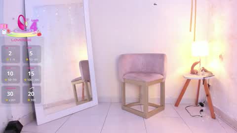 EMYLY  online show from November 18, 2025, 8:24 pm