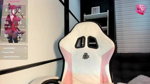 Snapshot of emysilver chatting on March 1, 2025, 6:21 pm Emy Silver online show from March 1, 2025, 6:21 pm