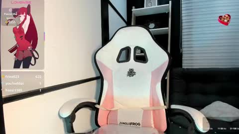 Snapshot of emysilver chatting on March 1, 2025, 9:26 pm Emy Silver online show from March 1, 2025, 9:26 pm