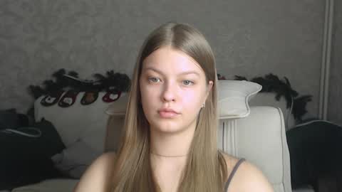 Snapshot of emysway chatting on January 4, 2025, 2:14 pm EmySway online show from January 4, 2025, 2:14 pm