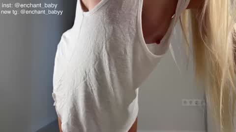 Snapshot of enchant_baby_ chatting on November 3, 2025, 12:13 am My name is Eva online show from November 3, 2025, 12:13 am