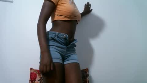 Snapshot of enchantedvee chatting on February 8, 2026, 1:58 pm Vee online show from February 8, 2026, 1:58 pm