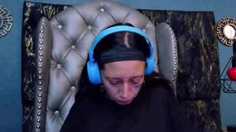 EnchantressQueen online show from April 16, 2026, 12:17 pm