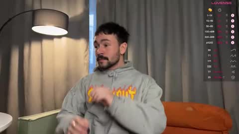 Snapshot of enen_glo chatting on December 18, 2025, 9:48 am Enen online show from December 18, 2025, 9:48 am