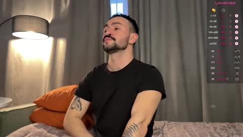 Snapshot of enen_glo chatting on January 19, 2026, 12:42 pm Enen online show from January 19, 2026, 12:42 pm