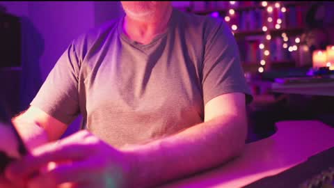 Snapshot of energybra chatting on December 24, 2024, 11:55 pm uk online show from December 24, 2024, 11:55 pm