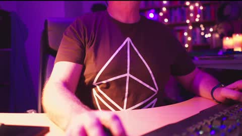 Snapshot of energybra chatting on January 4, 2025, 12:59 am uk online show from January 4, 2025, 12:59 am