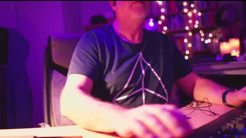 Snapshot of energybra chatting on January 12, 2025, 1:53 am uk online show from January 12, 2025, 1:53 am