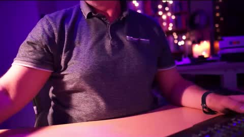 Snapshot of energybra chatting on September 24, 2025, 10:35 pm uk online show from September 24, 2025, 10:35 pm