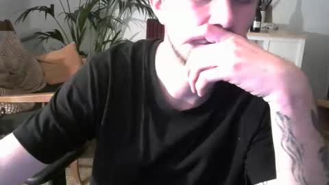 Snapshot of enerjizzer chatting on December 21, 2025, 10:06 pm 3from Desire online show from December 21, 2025, 10:06 pm