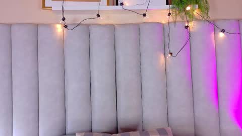 Snapshot of engelstone_ chatting on October 22, 2025, 7:35 pm E N G E L online show from October 22, 2025, 7:35 pm