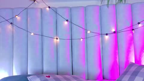 Snapshot of engelstone_ chatting on December 3, 2025, 7:34 pm E N G E L online show from December 3, 2025, 7:34 pm