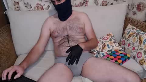 englishshyguyuk online show from November 5, 2025, 7:58 pm