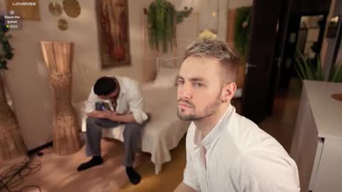 Johnny online show from October 16, 2025, 3:35 pm